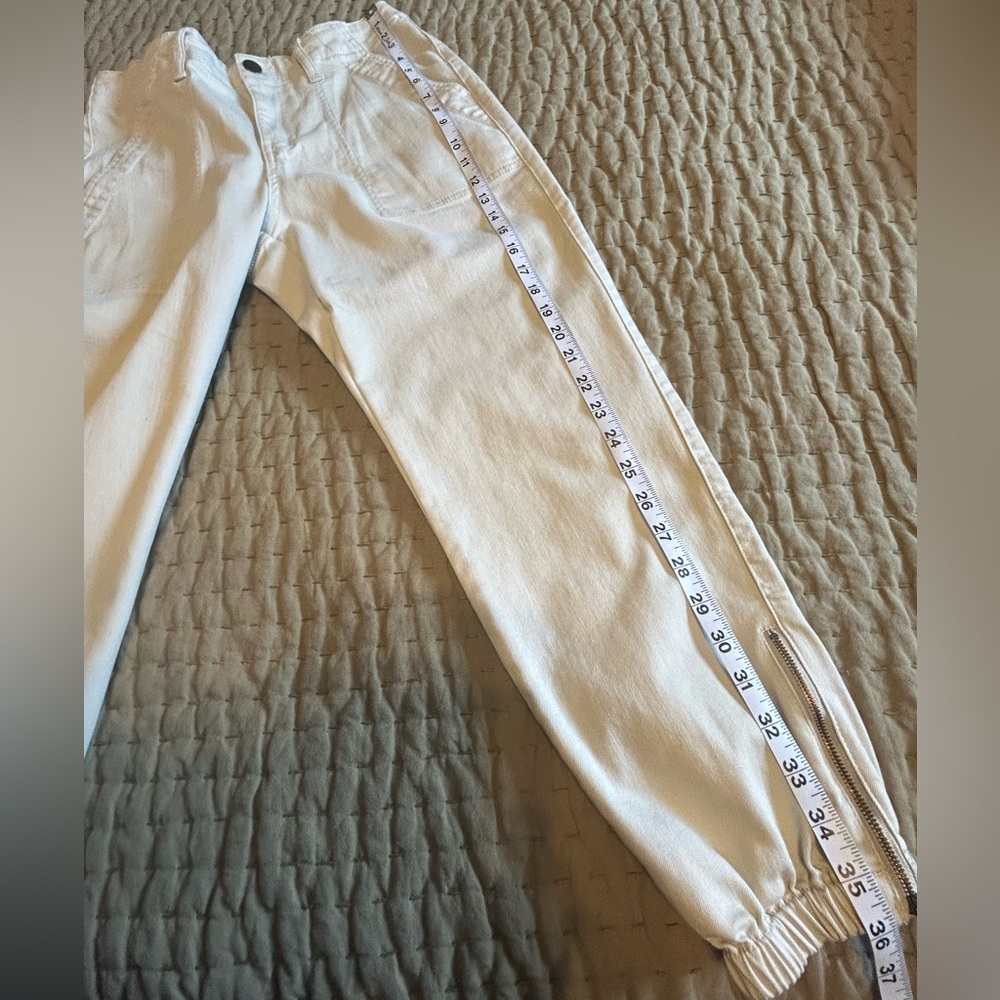 CAbi Women's cream Cropped Pants - Picture 4 of 6